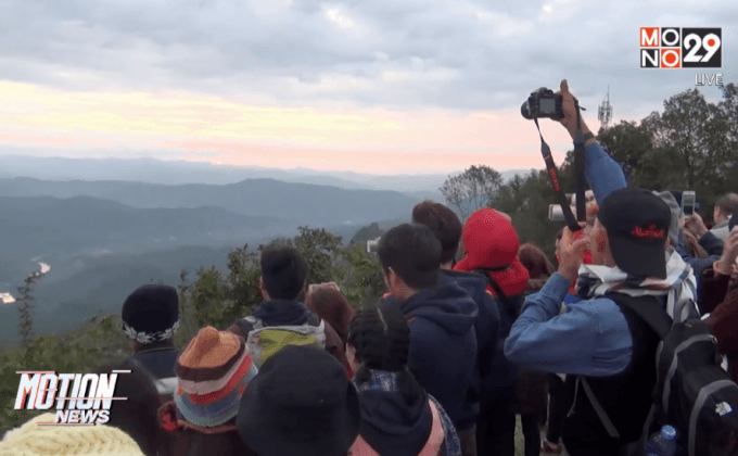 สัมผัสแสงแรกปีใหม่บนดอยเสมอดาว