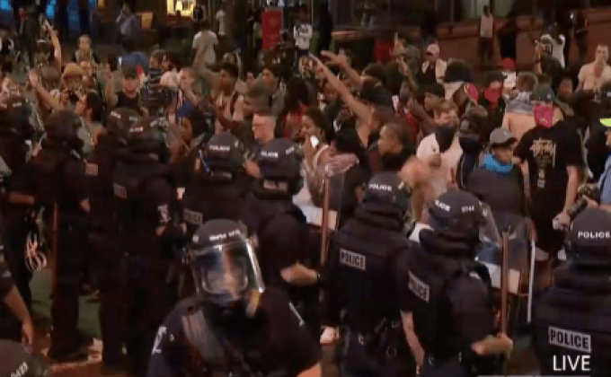 เหตุประท้วงในสหรัฐฯเข้าสู่ภาวะฉุกเฉิน