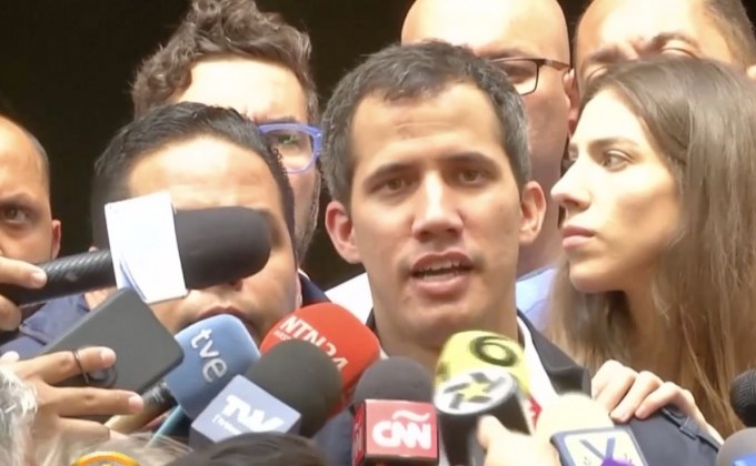 ผู้นำฝ่ายค้านเวเนฯ นัดชุมนุมใหญ่กดดันเลือกข้าง