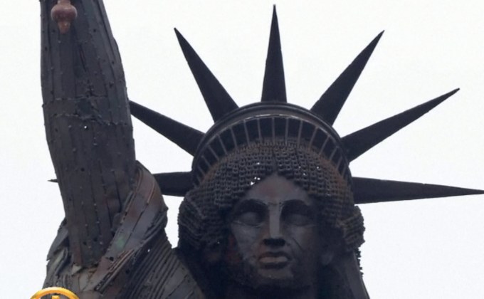 ศิลปินอินเดียสร้างประติมากรรมจากเศษเหล็ก