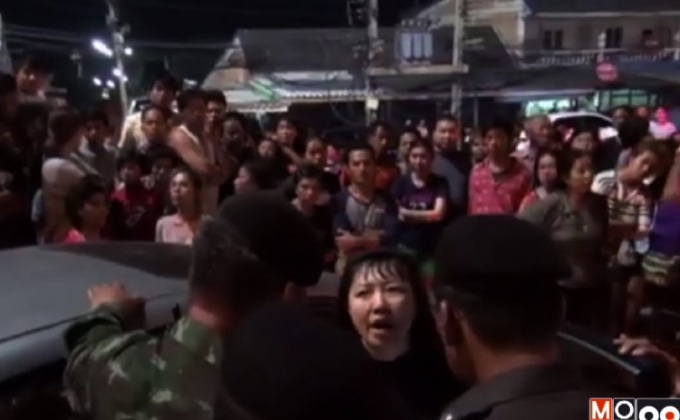 หนุ่มวัย 50 ปีใจร้อนชักปืนยิงนักเรียนเหตุจอดรถขวาง