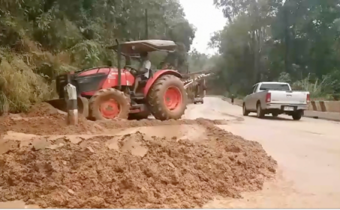 แม่ฮ่องสอนฝนตกหนักเกิดดินสไลด์หลายแห่ง