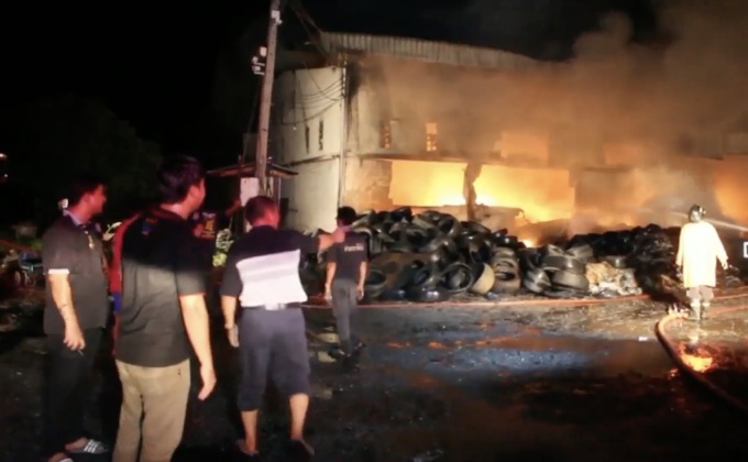 ไฟไหม้โรงงานน้ำมันเตา จ.ราชบุรี