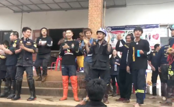 อาสาสมัครสกัดน้ำเข้าถ้ำหลวง ดีใจปิดภารกิจ
