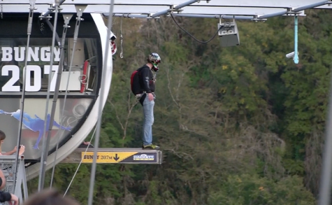 กิจกรรมกระโดดจากสะพานสูงในรัสเซีย