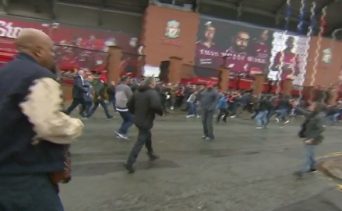 ​แฟนบอลปะทะกันก่อนการแข่งขันยูฟ่าแชมเปียนส์ลีก