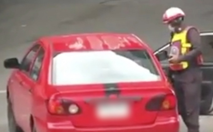 รอง ผบช.น.เร่งสอบคลิป ตร.จราจรเรียกรับเงิน