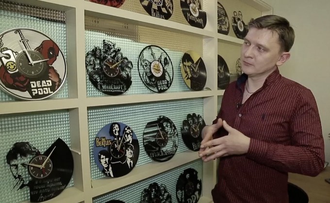 ธุรกิจทำนาฬิกาจากแผ่นเสียงเก่าในรัสเซีย