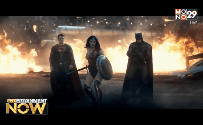 Batman v Superman ส่งโปสเตอร์สามฮีโร่หลักเอาใจแฟน