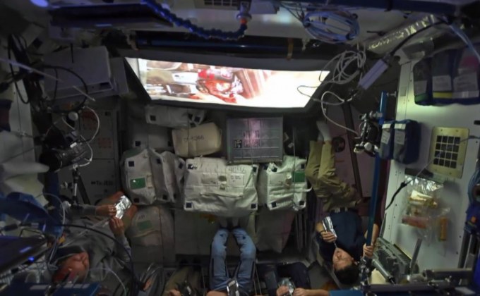 Star Wars : The Last Jedi ถูกส่งไปฉายนอกโลกบนสถานีอวกาศ