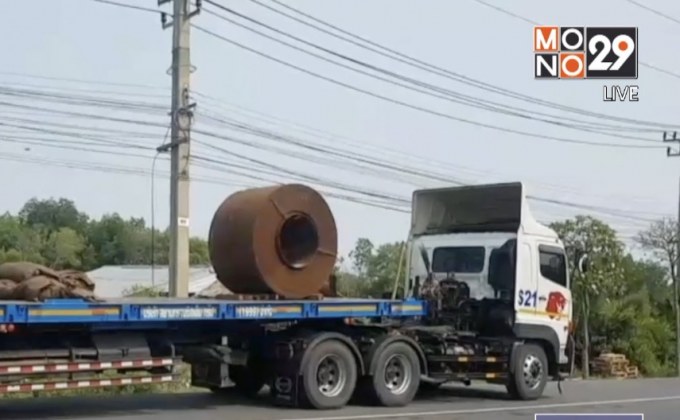 18 ล้อ ยางแตกกระแทกพื้นสะพานข้ามคลองเกาะโพธิ์ถล่ม