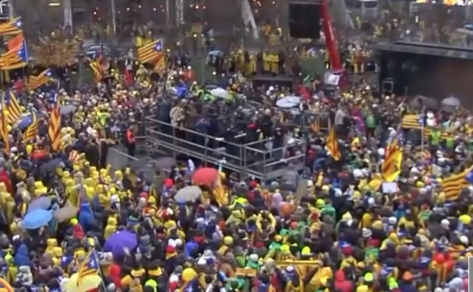 ผู้สนับสนุนแยกเอกราชกาตาลุญญาชุมนุมในเบลเยียม