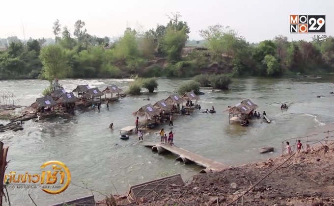 ​ชาวพิษณุโลก แห่เล่นน้ำท่าแก่งคลายร้อนคึกคัก