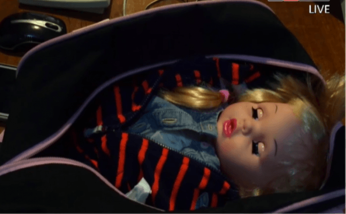 ยึดยาบ้าซ่อนในตุ๊กตา 200 เม็ด