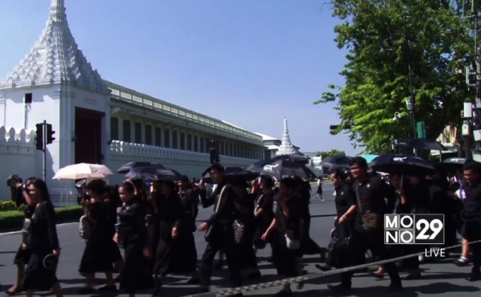 ประชาชนหลั่งไหล ถวายสักการะพระบรมศพเนืองแน่น