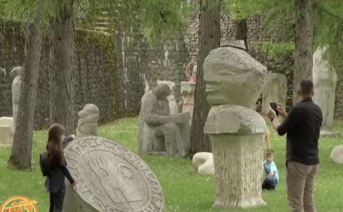 ชาวบอสเนียเปลี่ยน “โบราณสถาน” เป็น “แกลเลอรี่”