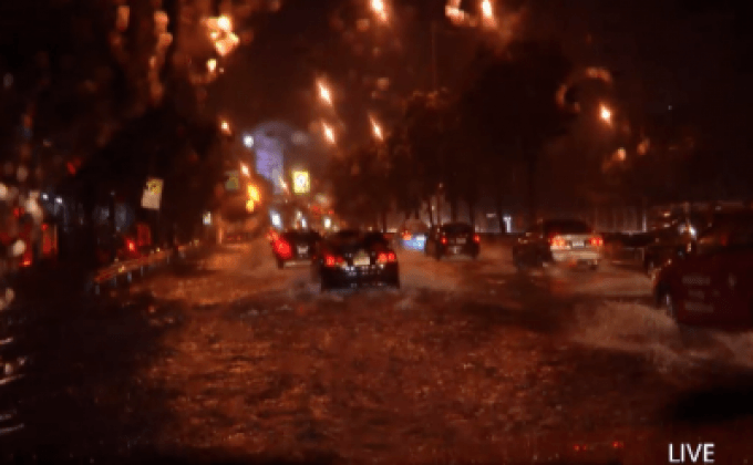 ฝนตกหนักหลายพื้นที่ กทม.