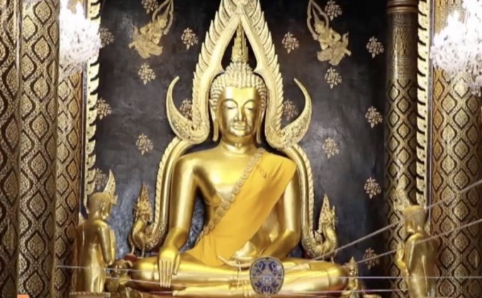 ประชาชนเข้าสักการะ “พระพุทธชินราช”