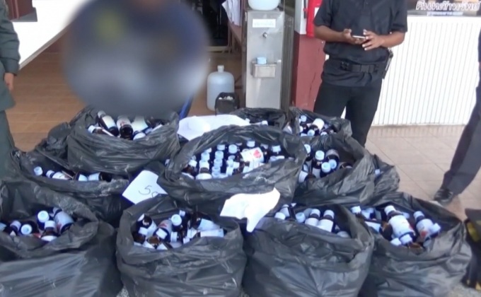 จับยาแก้ไอ ใช้เป็นสูตรผสม 4 คูณ 100