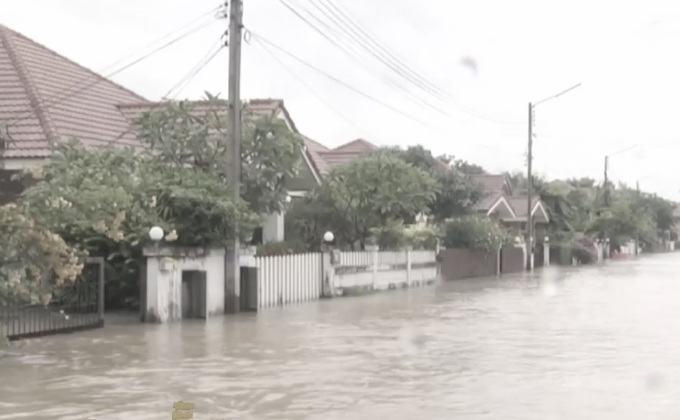 น้ำท่วมบ้านจัดสรรทั้งหมู่บ้าน จ.นครราชสีมา