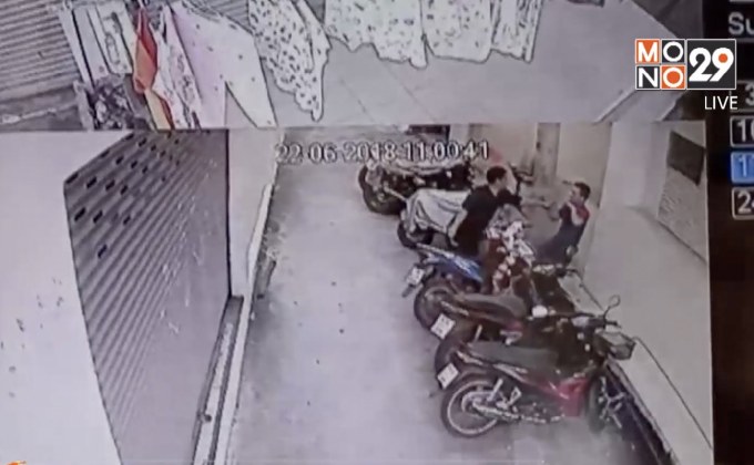 คนร้ายขับกระบะใช้มีดจี้ชิงไอโฟน จ. ปทุมธานี