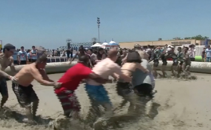 ผู้คนแห่ร่วม “เทศกาลโคลน” ในเกาหลีใต้