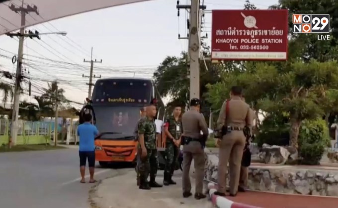 คุมตัว “จ่านิว” ขณะเดินทางไปอุทยานราชภักดิ์