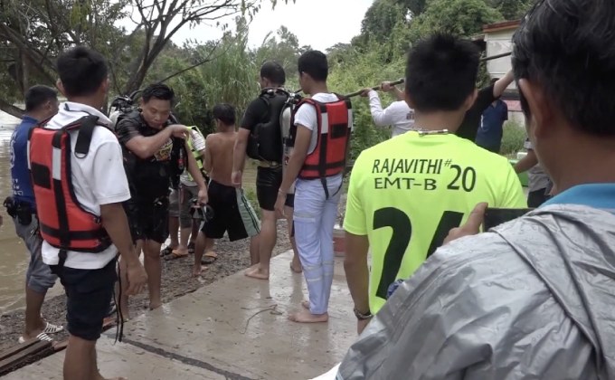 นักเรียน รด.ช่วยน้ำท่วม จมน้ำเสียชีวิต