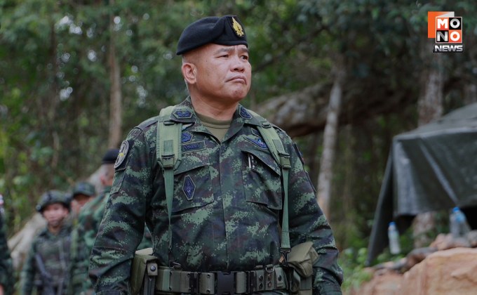 “แม่ทัพภาคที่ 2” ลงพื้นที่ชายแดนไทย-กัมพูชา ตรวจการสร้างหลุมหลบภัย-ติดตามแผนสร้างกำแพงรั้วชายแดน