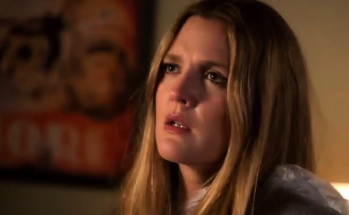 Santa Clarita Diet ซีรี่ส์ใหม่ “ดรูว แบร์รี่มอร์” แม่บ้านซอมบี้ไล่ฆ่าคน