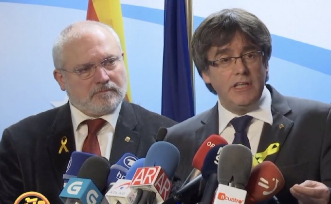 อดีตผู้นำแคว้นกาตาลุญญาเรียกร้องขอกลับสเปน