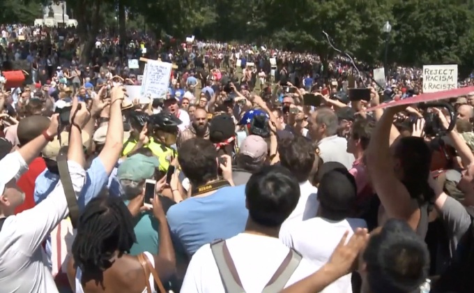 เดินขบวนต้านการเหยียดเชื้อชาติในบอสตัน