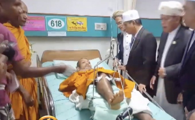 ผู้แทนจุฬาราชมนตรีเยี่ยมพระสงฆ์จากเหตุบุกยิงในวัด