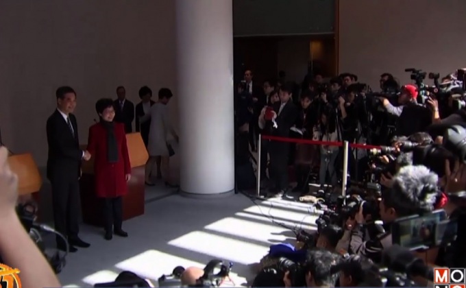 ผู้นำฮ่องกง ลั่นการถ่ายโอนอำนาจจะราบรื่น