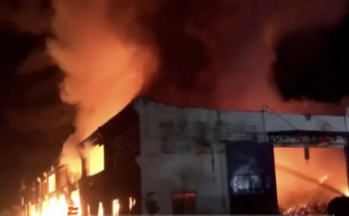 ไฟไหม้โรงงานทอผ้า จ.ชลบุรี