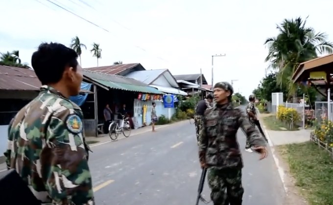 จนท.อุทยาน กระโดดสกัดรถแก๊งตัดไม้พะยูง