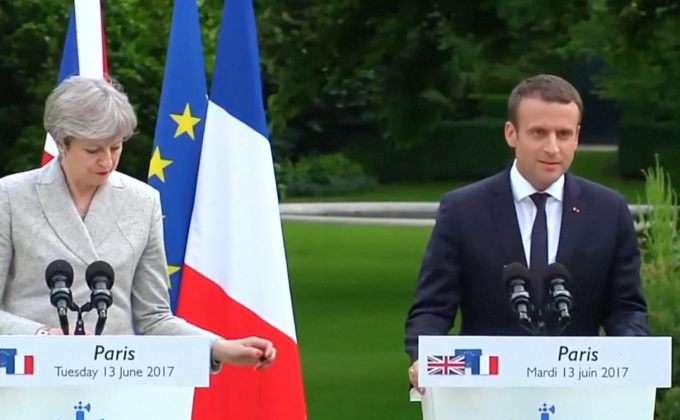 ปธน.ฝรั่งเศส อ้าแขนรับอังกฤษกลับเข้า EU