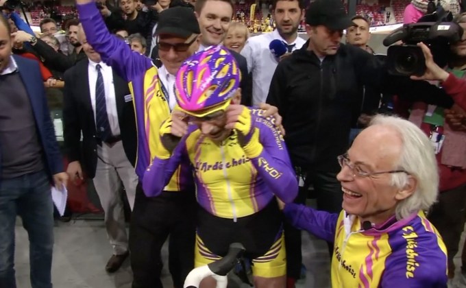 เอาใจช่วยคุณทวดนักปั่นทำสถิติฉลองอายุ 107 ปี