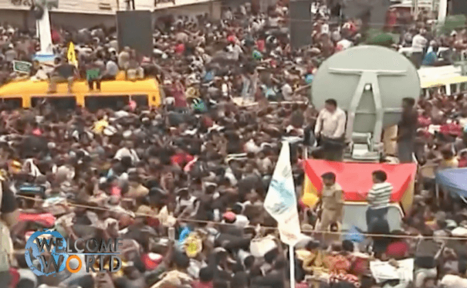 เหตุเหยียบกันตาย 27 คนในอินเดีย