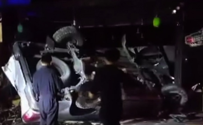 วินาทีรถกระบะพุ่งชนร้านอาหารย่านราชพฤกษ์