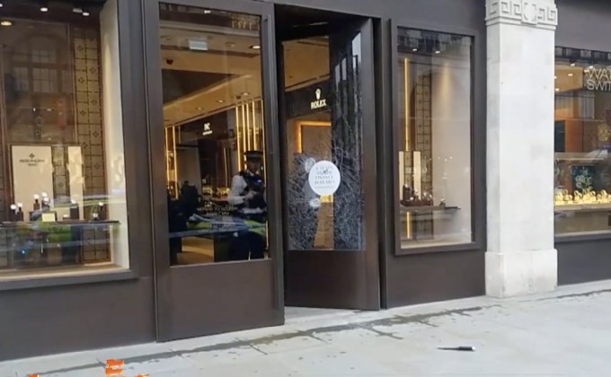 โจรปล้นร้านนาฬิกาหรูกลางกรุงลอนดอน