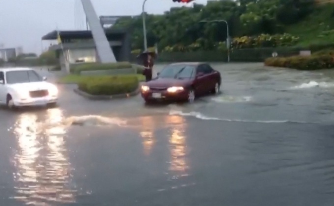 พายุไต้ฝุ่นไห่ถางพัดถล่มไต้หวัน