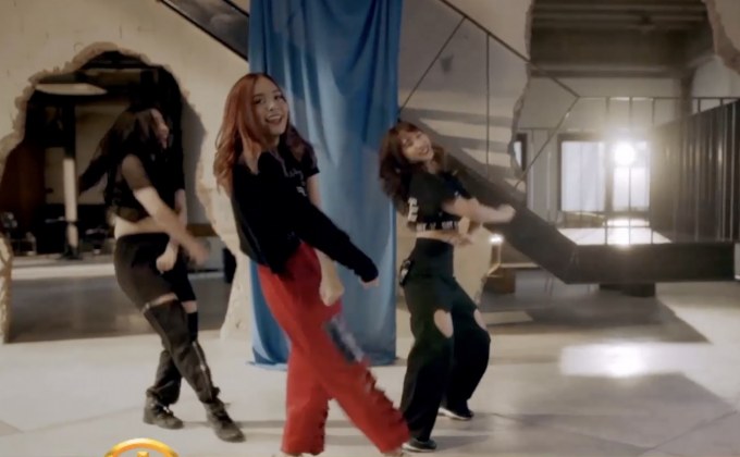 “แองจี้ Gelato” โชว์สเต็ปแดนซ์ในเพลง “See you soon”