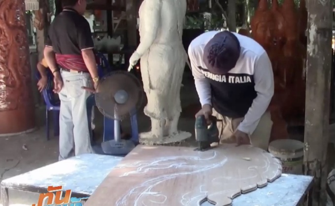 วัด จ.อุบลราชธานี เร่งเตรียมเทียนพรรษา