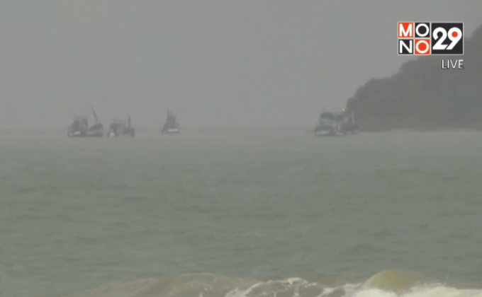 คลื่นลมแรงเรือประมงภาคใต้หยุดเดินเรือ