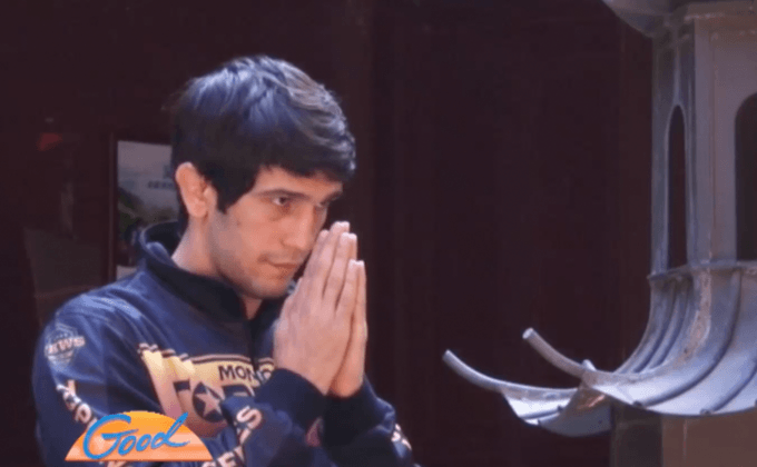 นักมวย “โมโน 29 ท็อปคิง” เยือนสถานที่สำคัญ