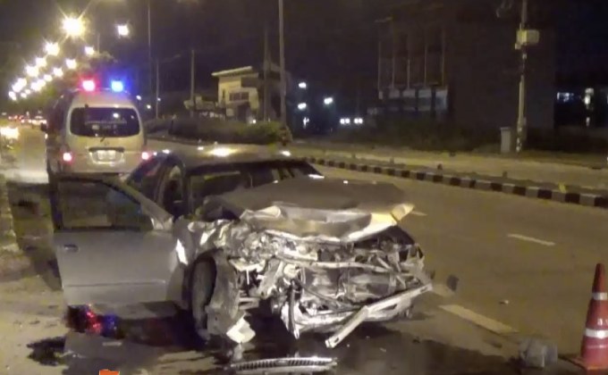 ชายอายุ 67 ปี เมาขับรถย้อนศรชนกระบะเจ็บ 2 คน