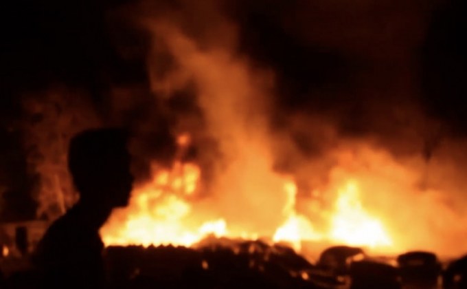 จุดพลุฉลองปีใหม่ ไหม้โกดัง