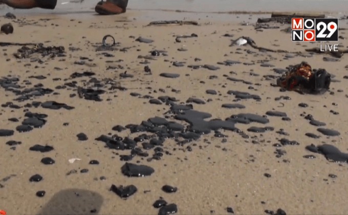 เร่งตรวจสอบคราบน้ำมันที่ชายหาดหัวหิน