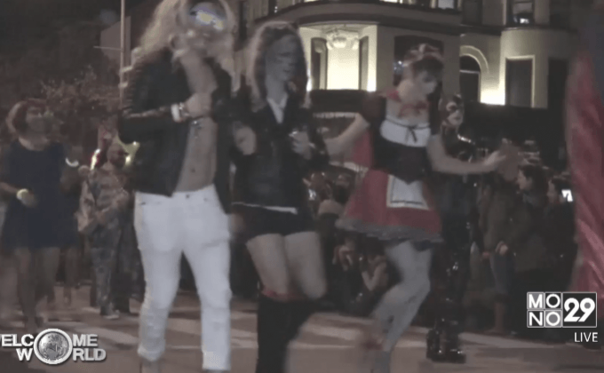 แข่งขันแต่งหญิงวิ่งส้นสูงในสหรัฐฯ